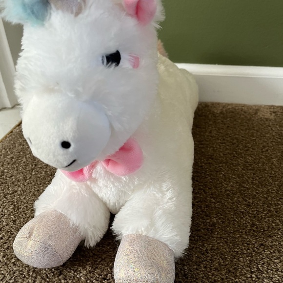 FAO Swartz Unicorn Color Changing Light Up Music Stuffed Animal - Picture 12 of 13